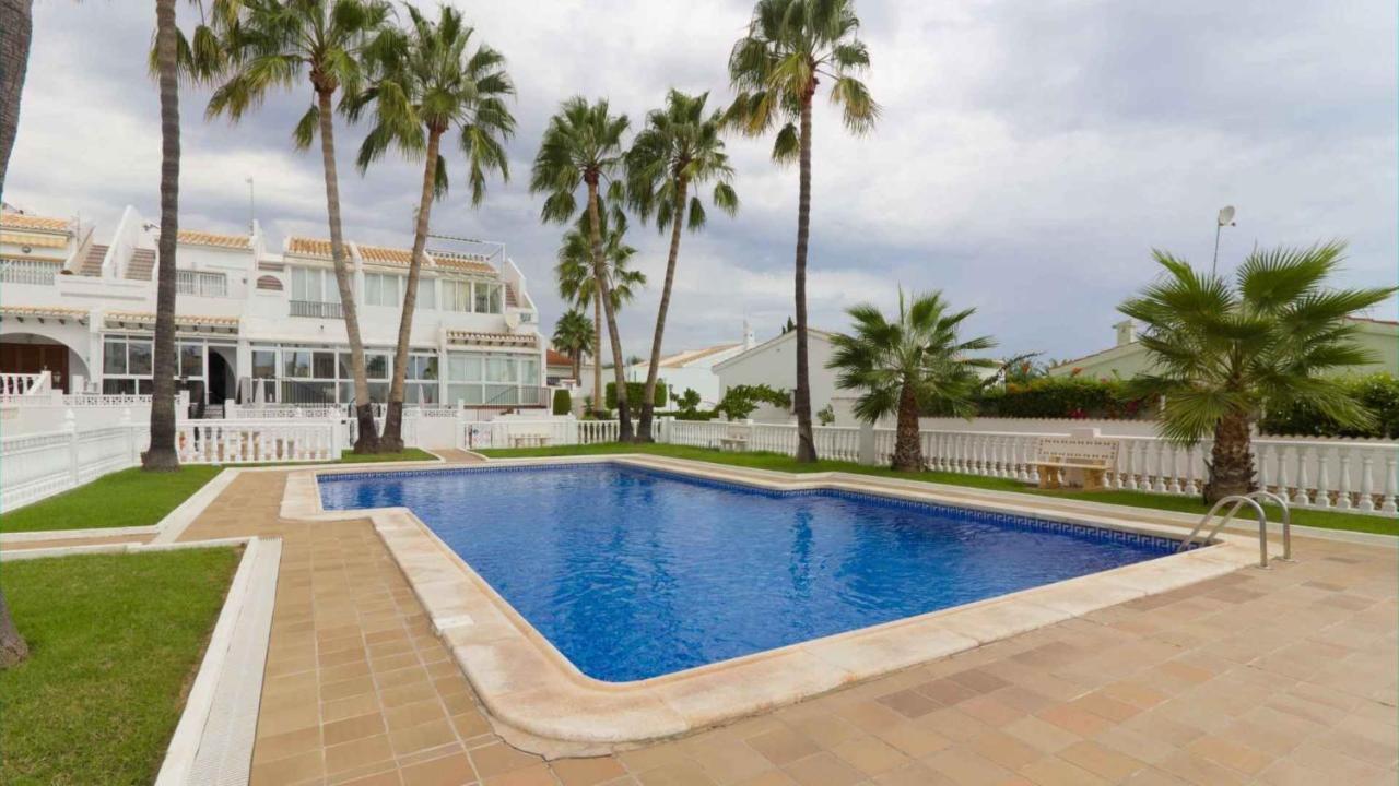 Апартаменты Casa Linda Рохалес Экстерьер фото
